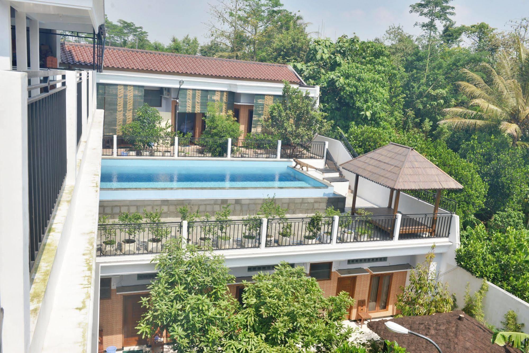 فندق Malang Hill Syariah Redpartner المظهر الخارجي الصورة